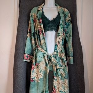 NWOT Ivivi Kimono Sexy Intimates Floral Design